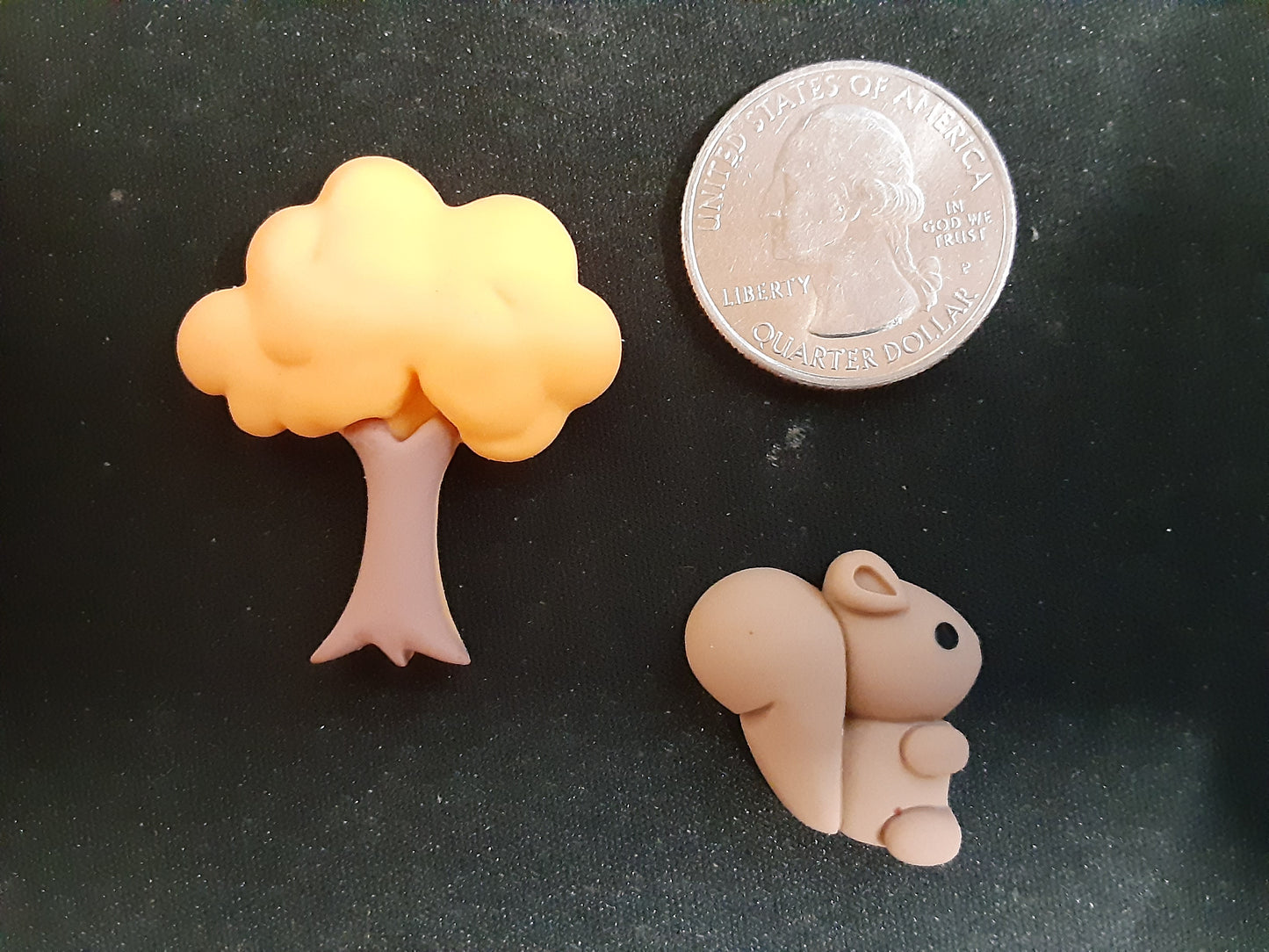 Autumn Vibes squirrel tree Needle Minders