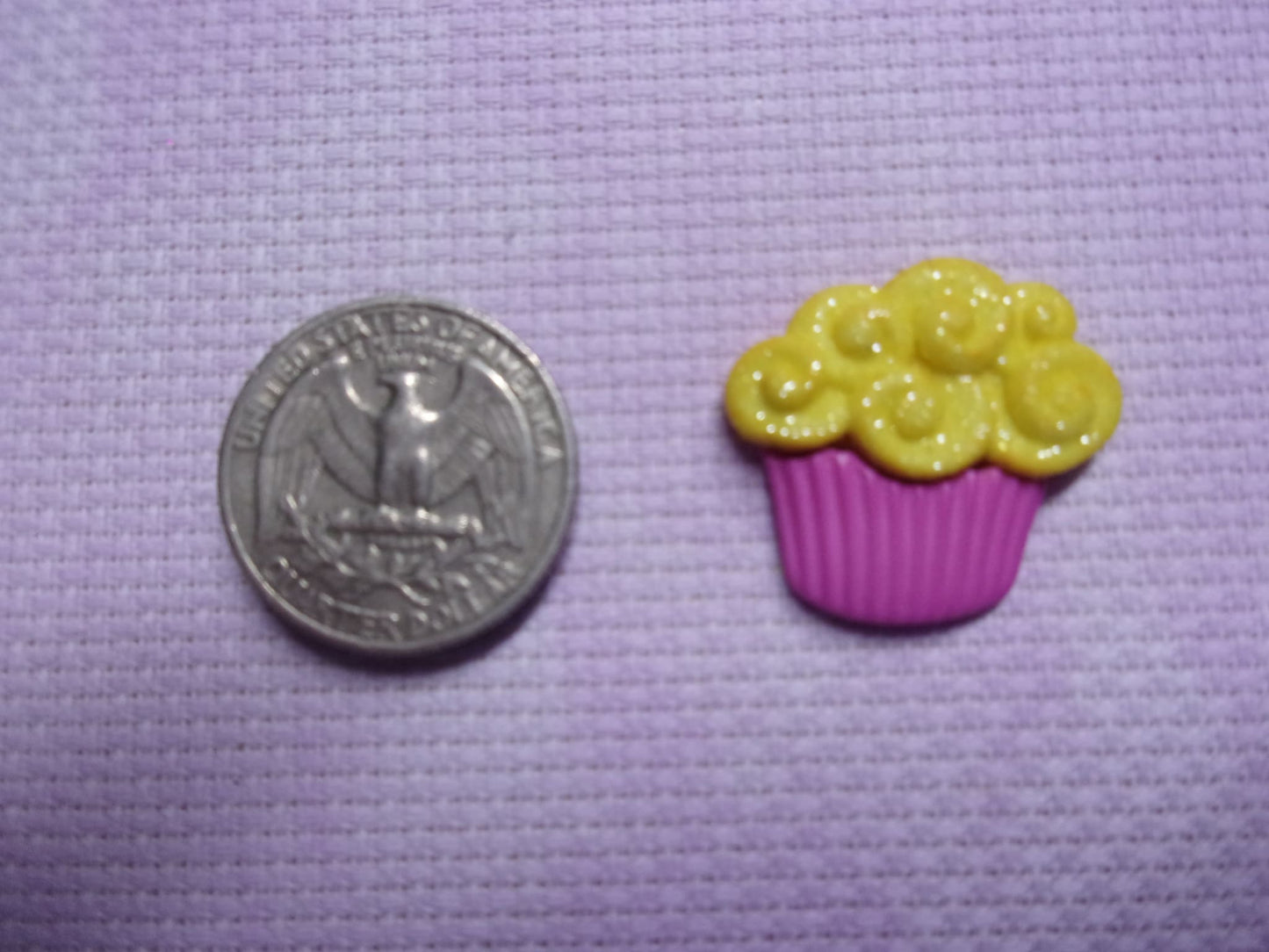 Cupcakes Needle Minders Lg Glitter Needle Minders