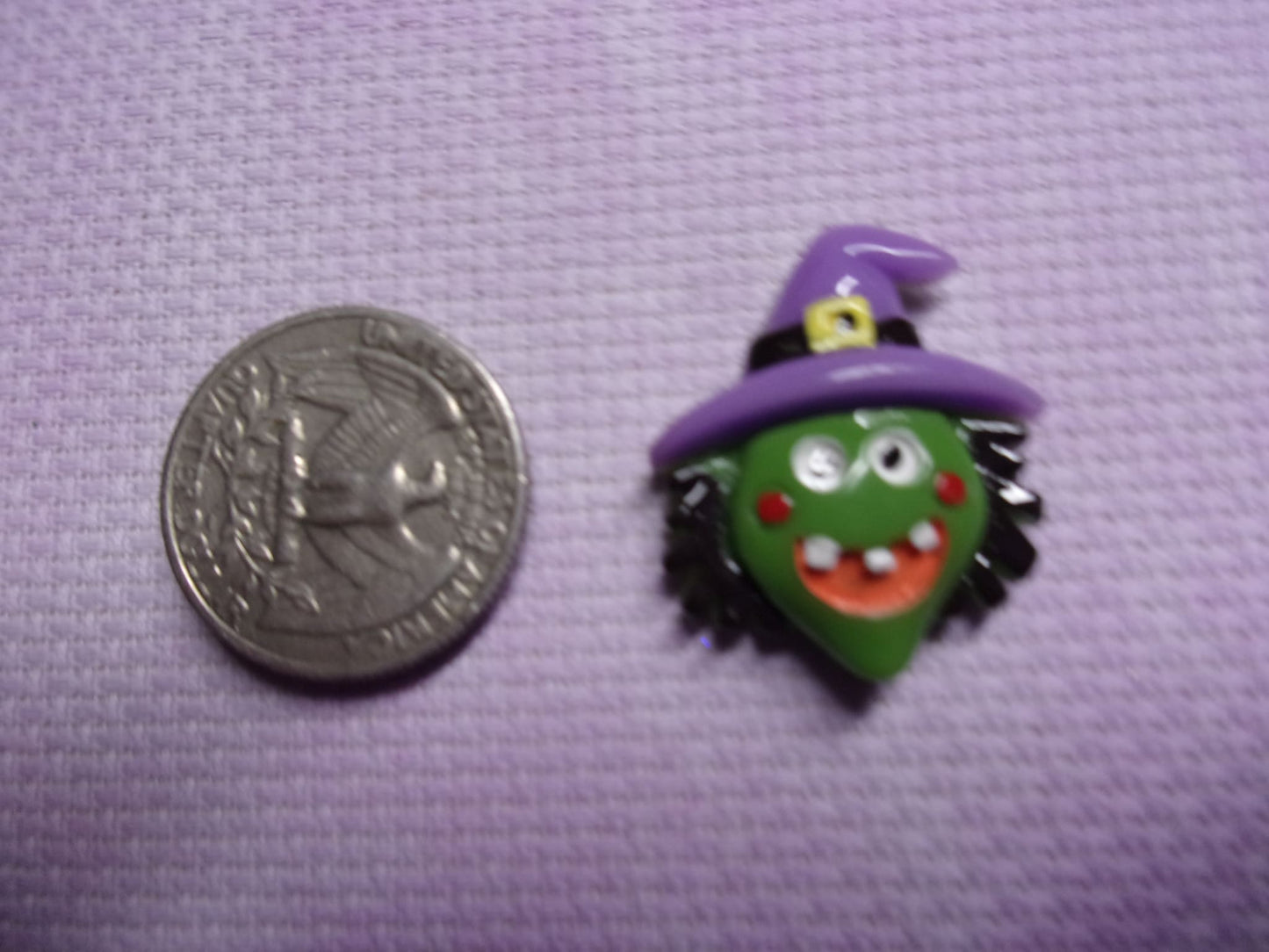 Halloween Resin Needle Minders Green Witch