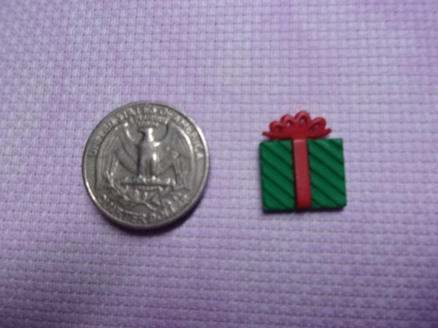 Christmas Tree Needle Minders Green Present Needle Minders