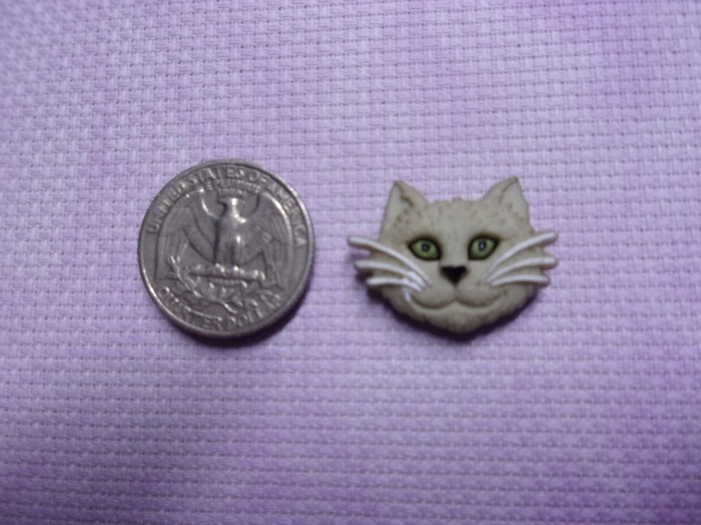 Cat Head Needle Minders Beige