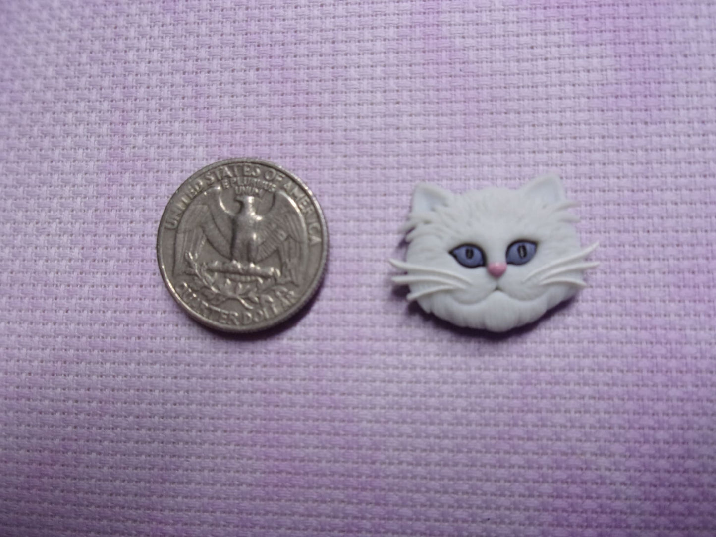 Cat Head Needle Minders White