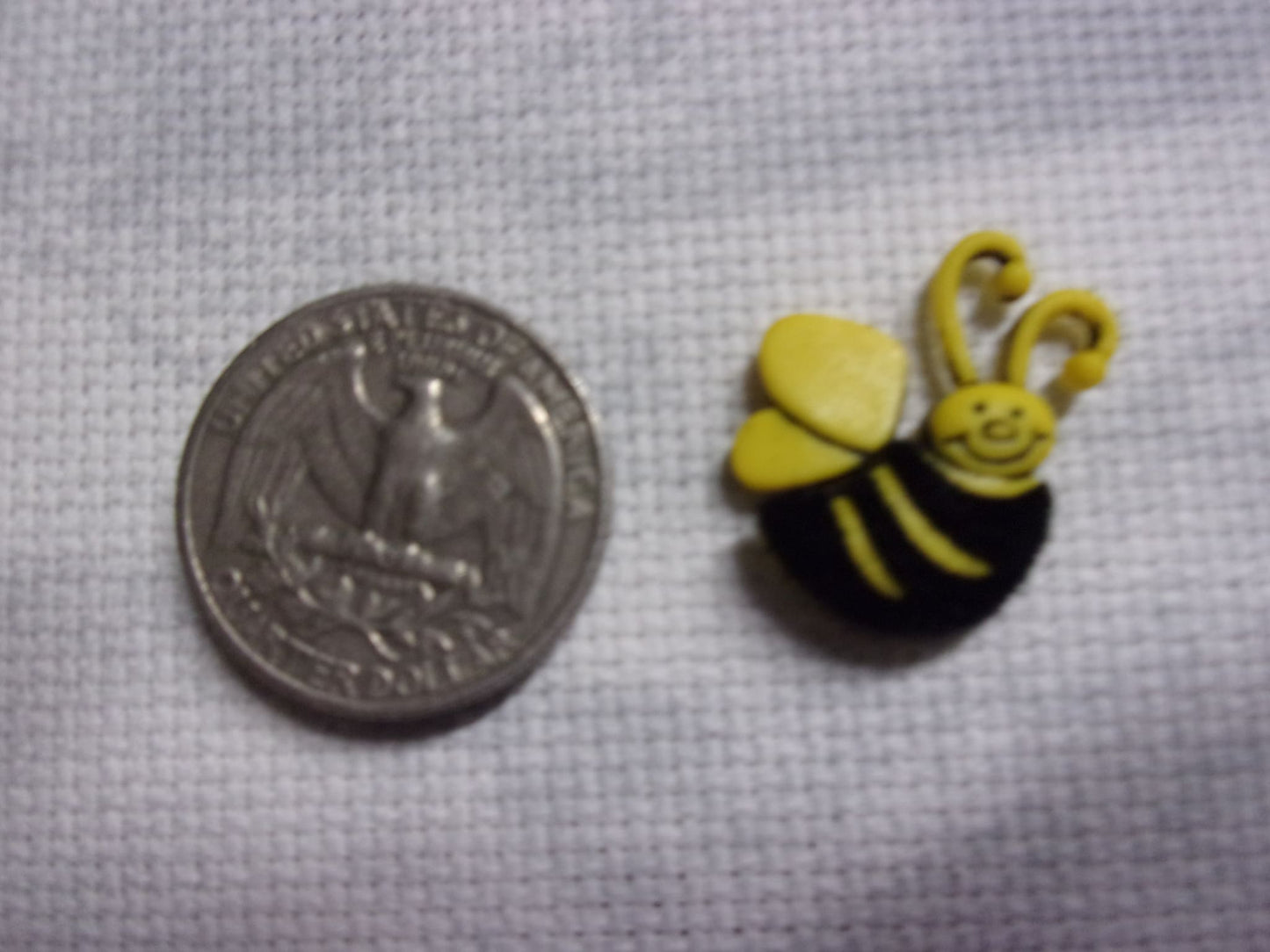 Garden Critters Minders Fuzzy Bee Needle