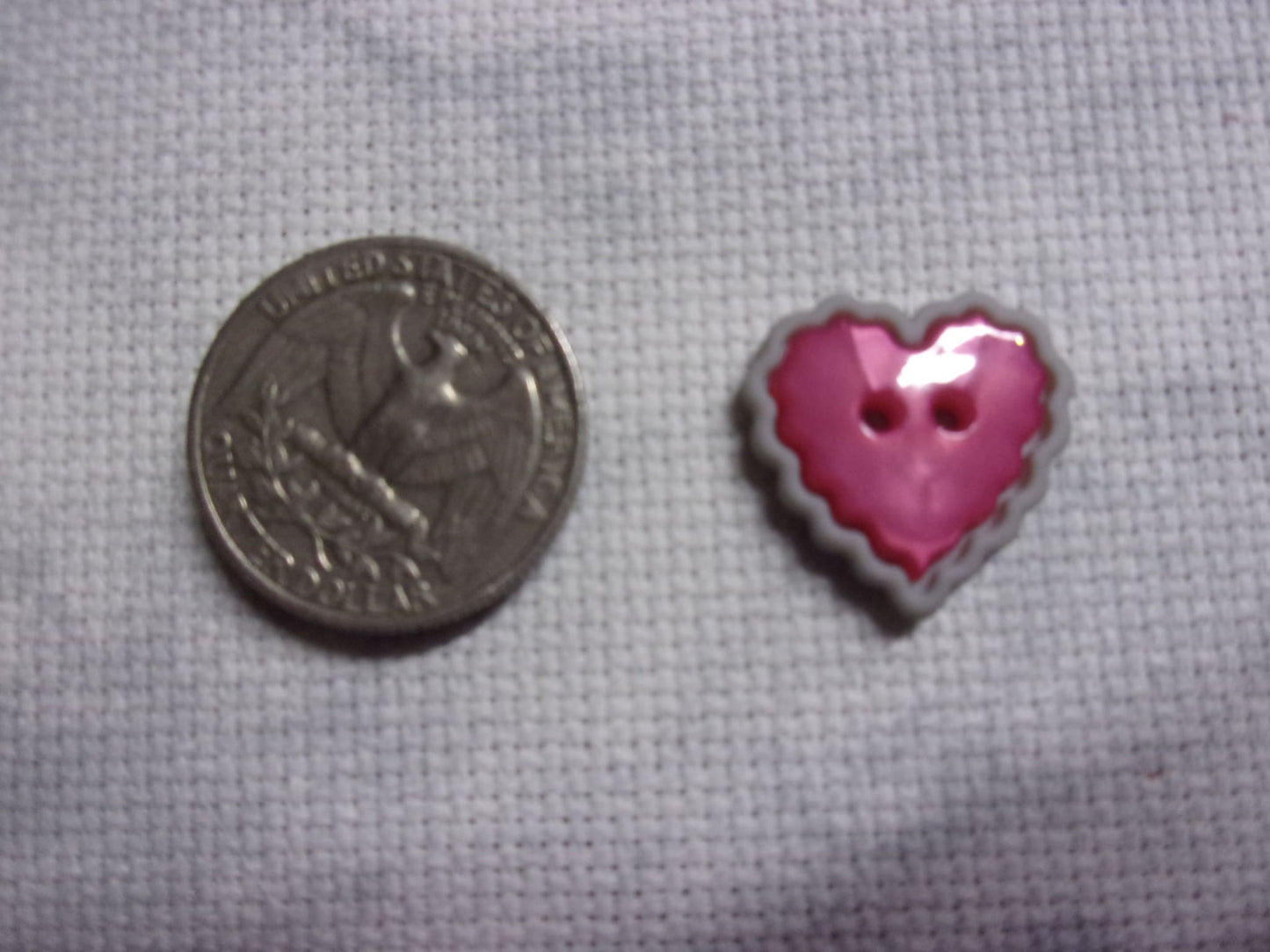 Paris Needle Minders Dk Heart Button