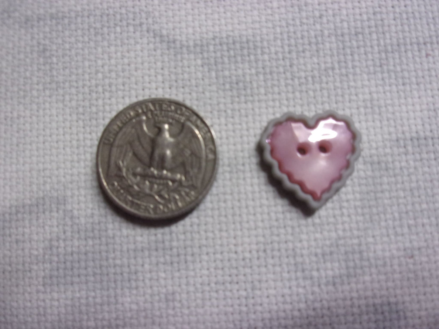 Paris Needle Minders Lt Heart Button