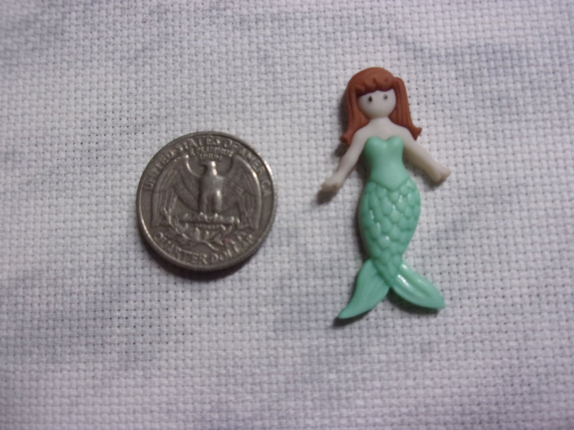 Mermaids Needle Minders Green