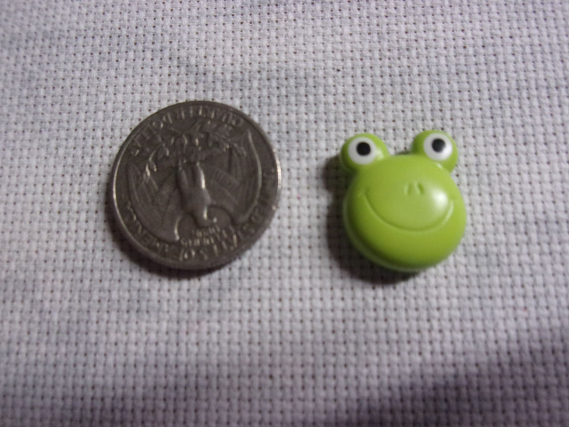 Froggy Needle Minders Head