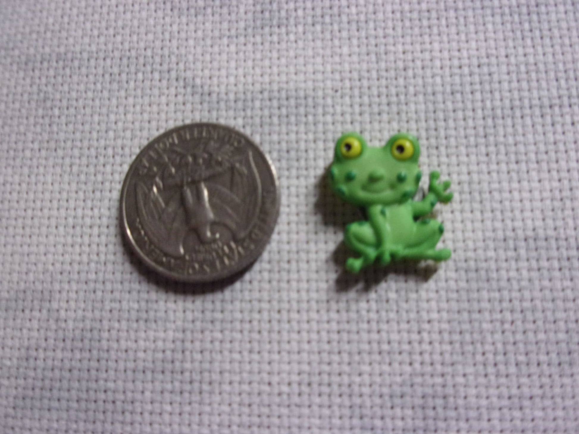 Froggy Needle Minders Waving