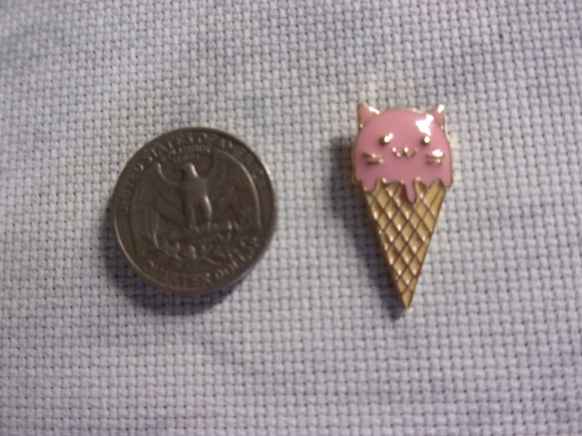 Metal Cats Needle Minders Cone