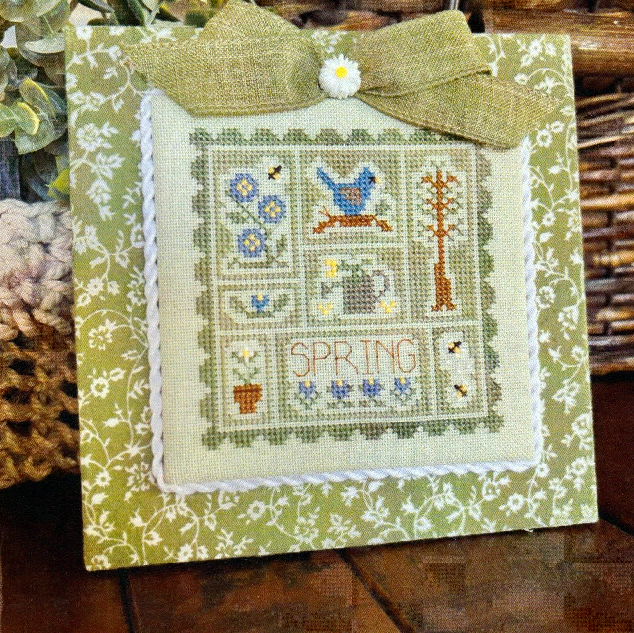 Bits and Pieces series pattern