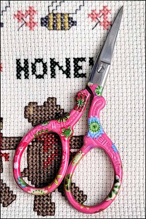 Hot Pink 3.6" Embroidery Scissors