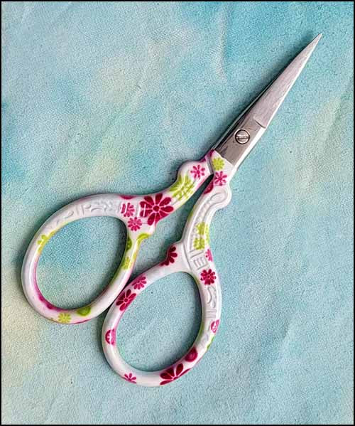 Yarn Tree White/Pink 3.6" Embroidery Scissors