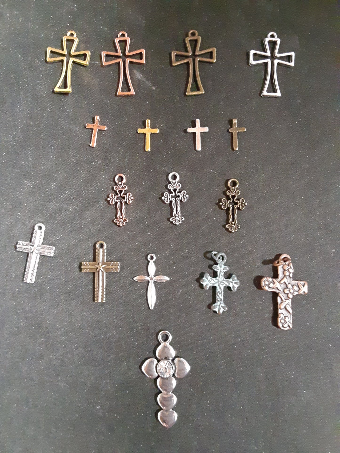 Crosses charm