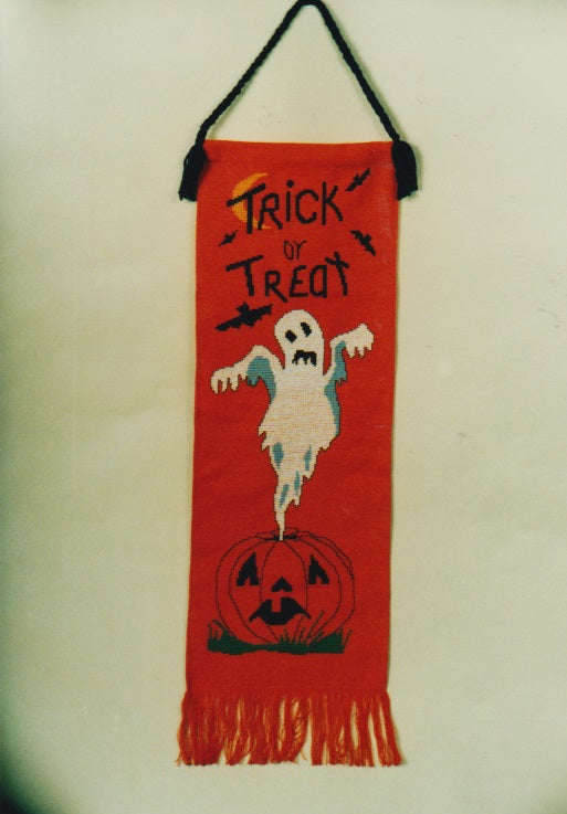 Kappie Originals Trick Or Treat Wall Hanging halloween cross stitch kit